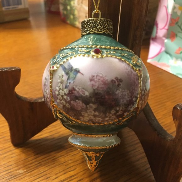 Bradford Edition 1999 Other - Sweet William Garden Ornament